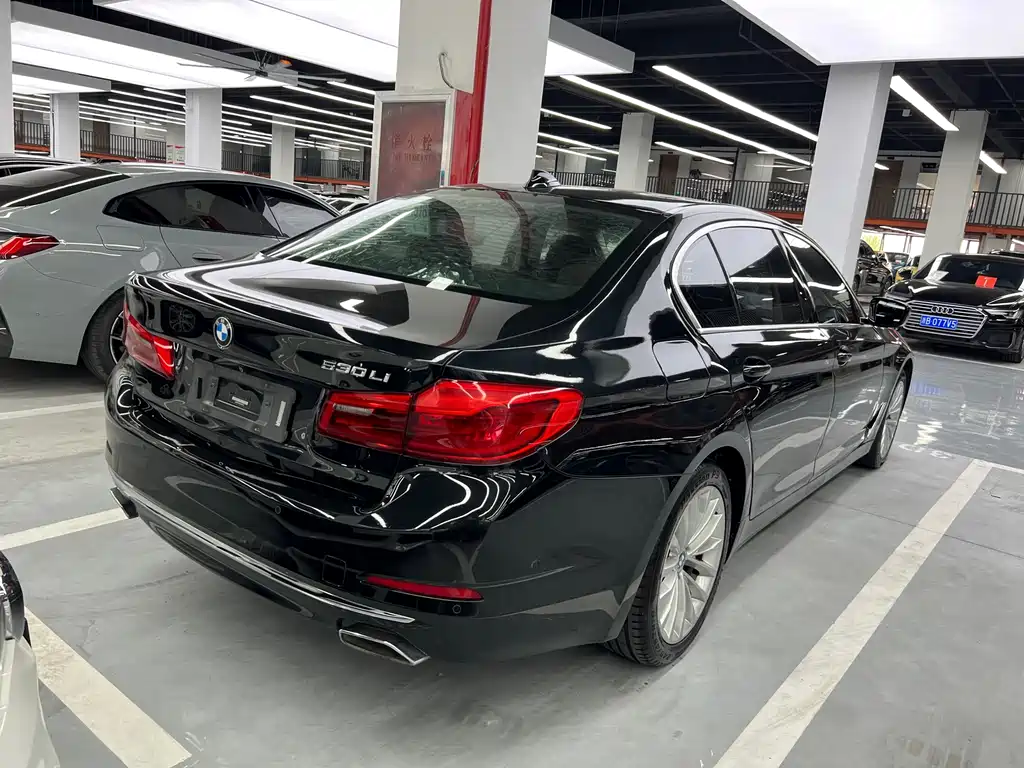 BMW 5 Series — миниатюра 18