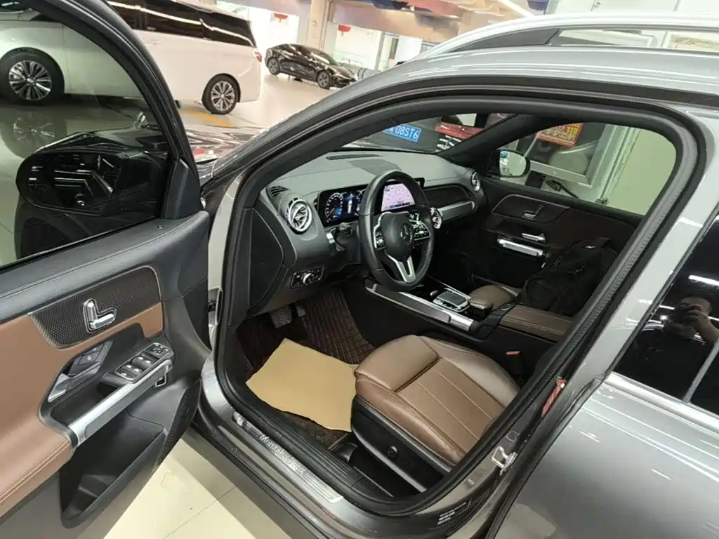 Mercedes-Benz GLB — миниатюра 16