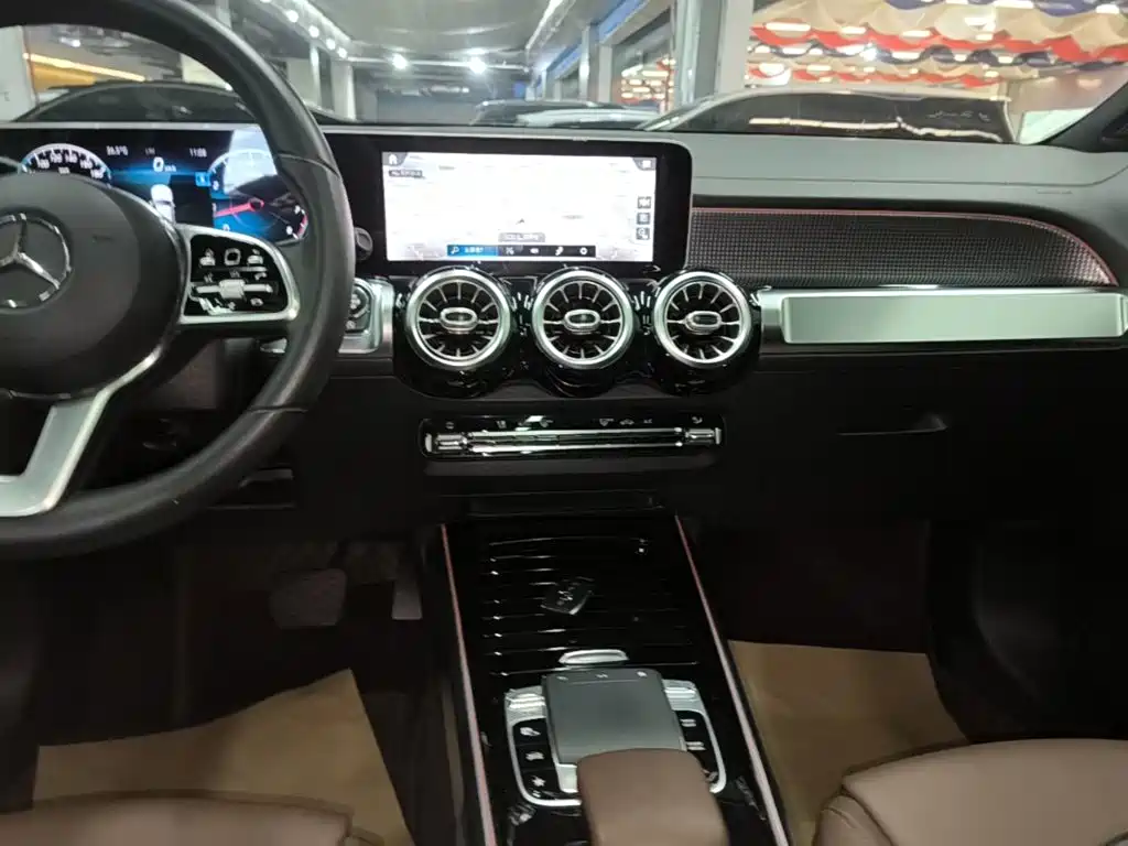 Mercedes-Benz GLB — миниатюра 13