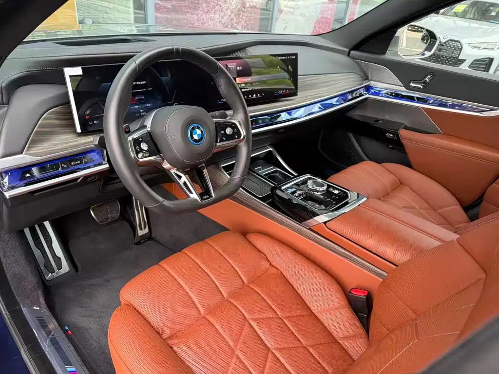 BMW i7 — миниатюра 11