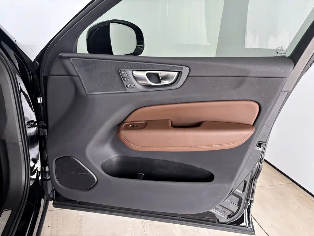 Volvo XC60 — миниатюра 26