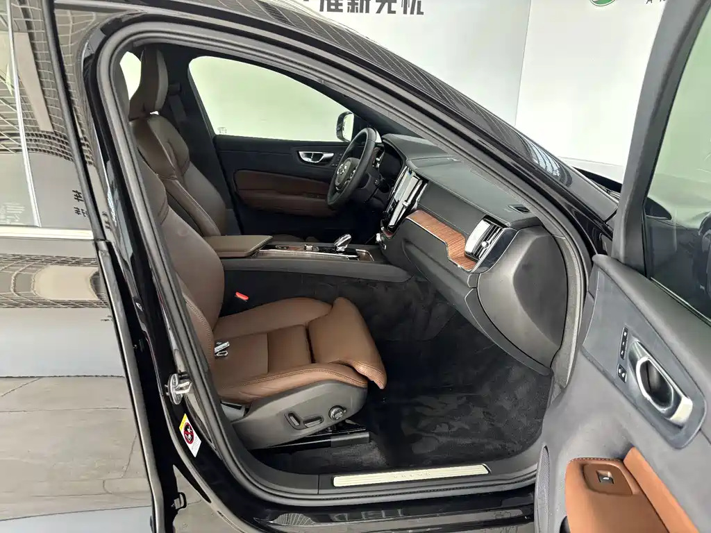 Volvo XC60 — миниатюра 27