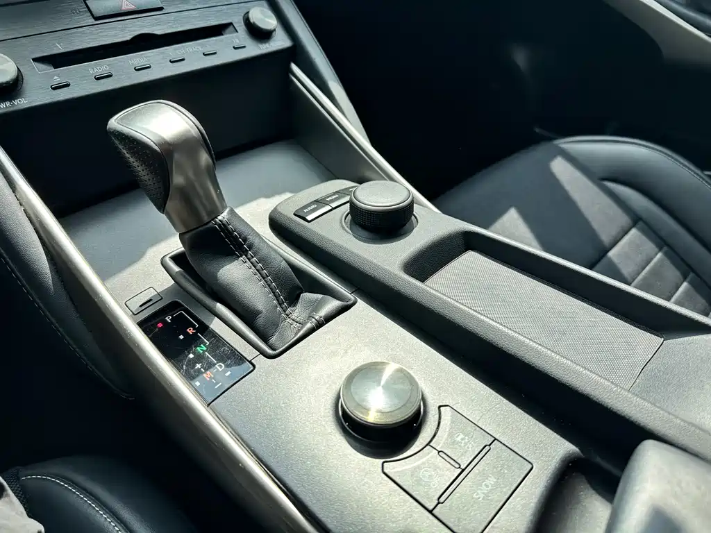 Lexus IS — миниатюра 14