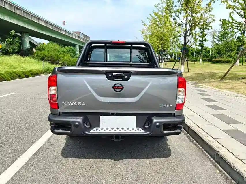 Nissan Navara — миниатюра 8