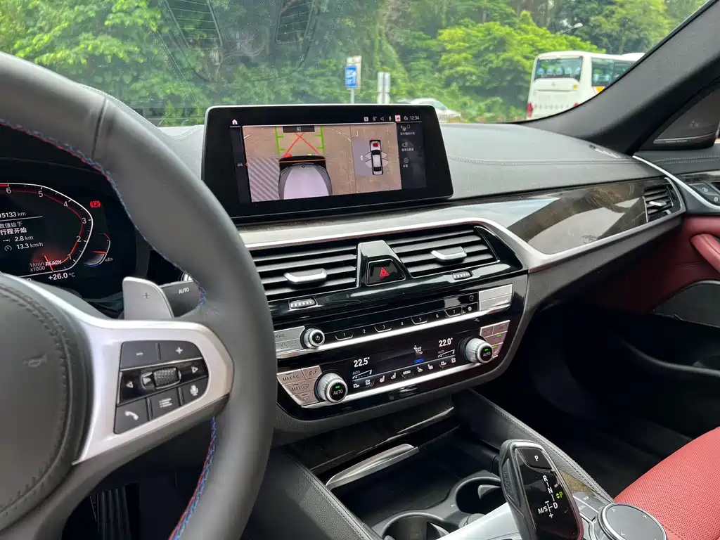 BMW 5 Series — миниатюра 17
