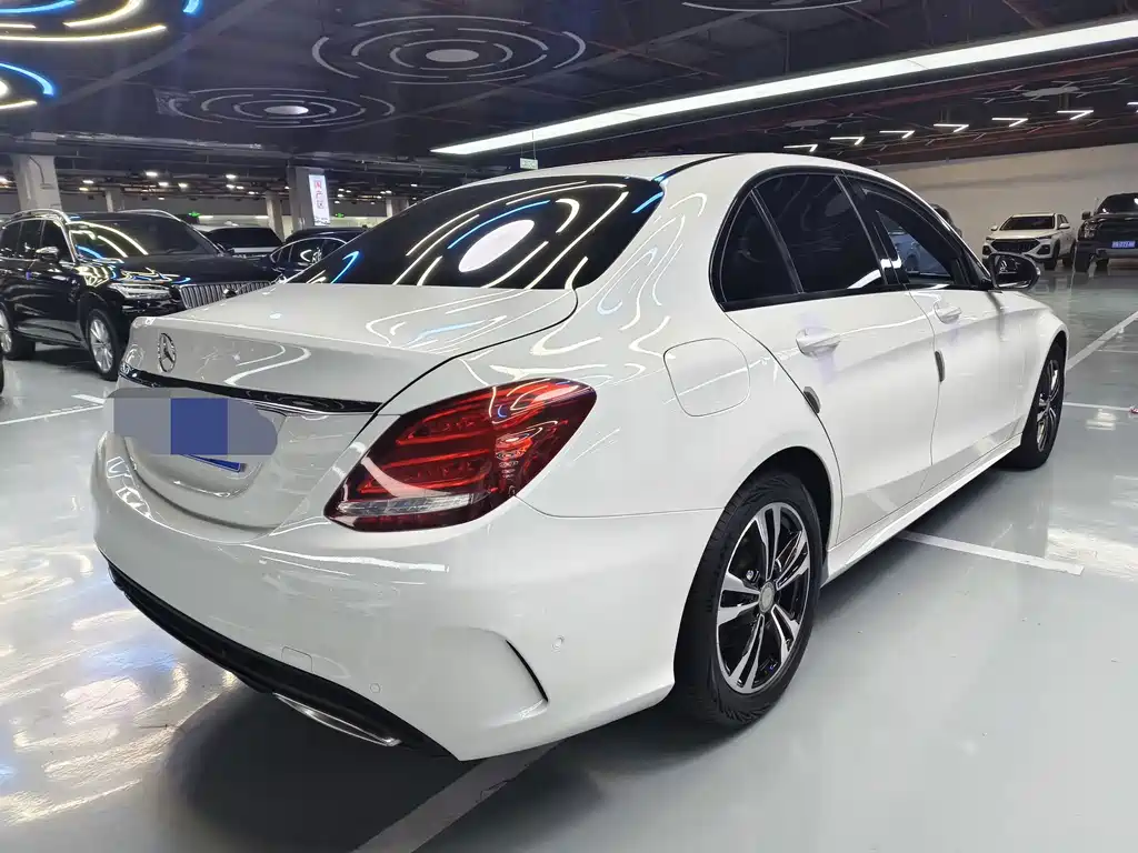 Mercedes-Benz C-Class — миниатюра 16