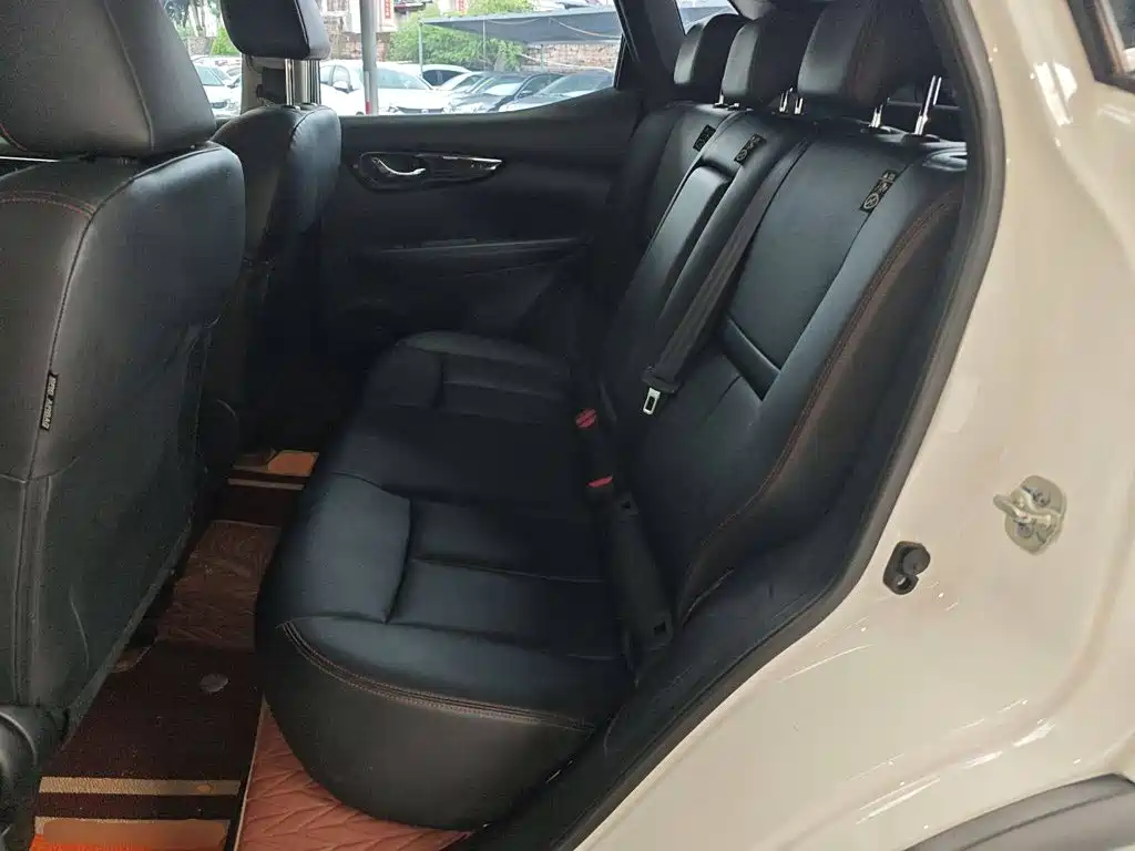 Nissan Qashqai — миниатюра 17