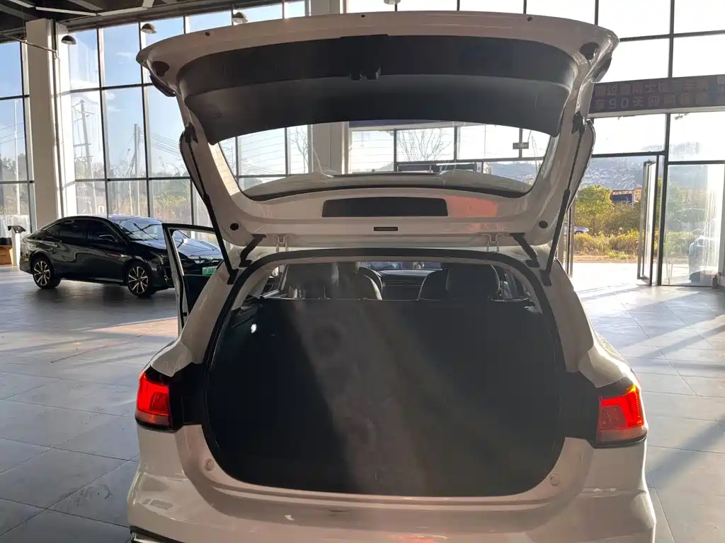 Roewe Ei5 — миниатюра 44
