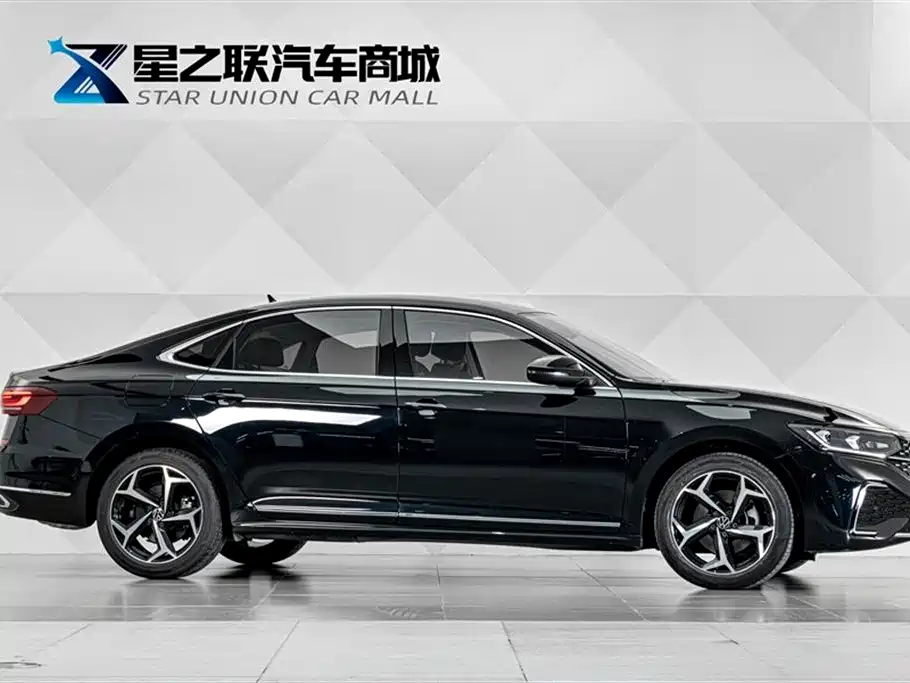 Volkswagen Passat 2024 380TSI