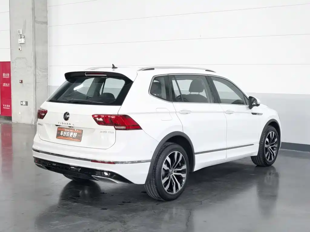 Volkswagen Tiguan L — миниатюра 2