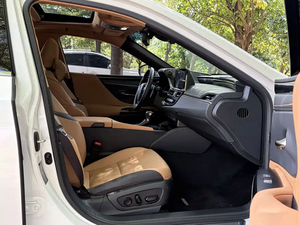 Lexus ES — миниатюра 13