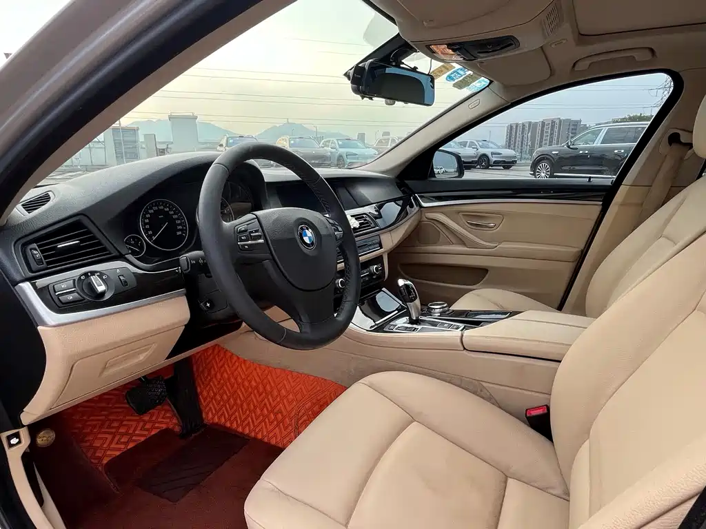 BMW 5 Series — миниатюра 17