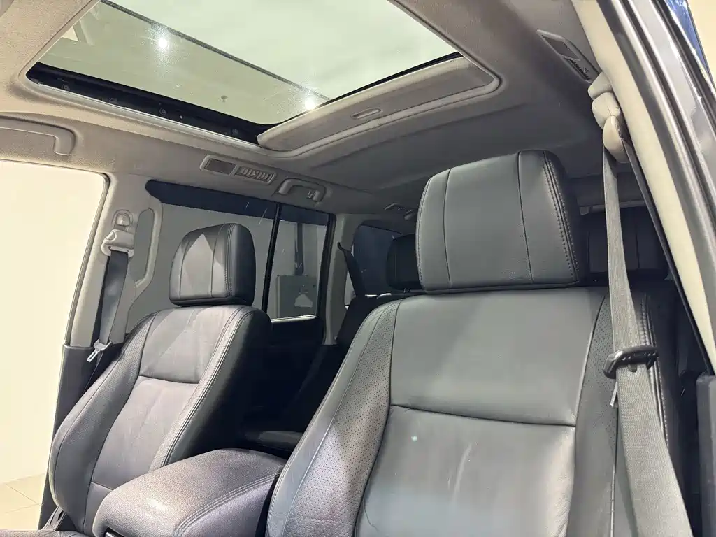 Mitsubishi Pajero (Import) — миниатюра 25
