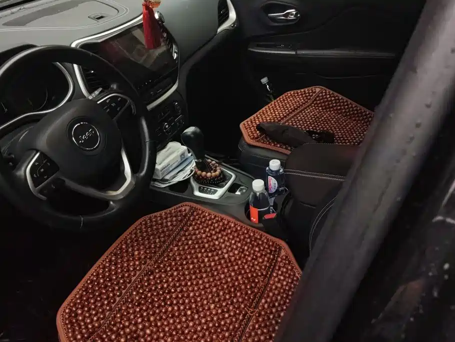 Jeep Cherokee — миниатюра 12