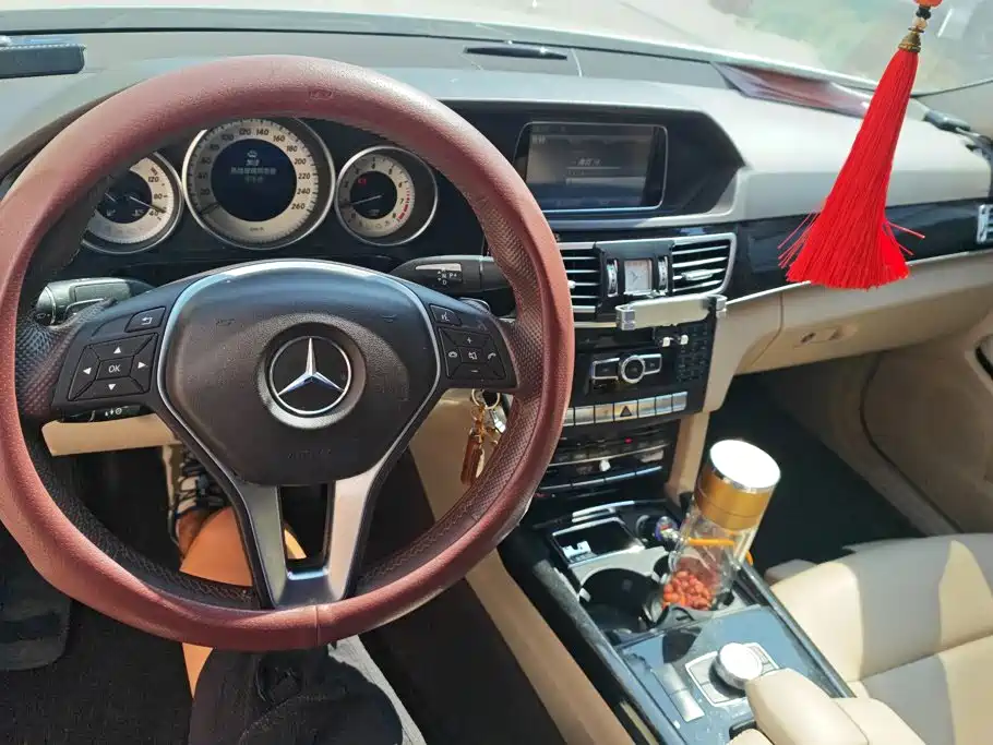 Mercedes-Benz E-Class — миниатюра 12