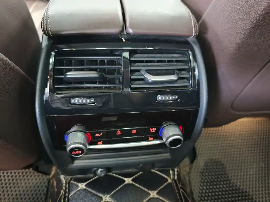BMW 5 Series — миниатюра 16
