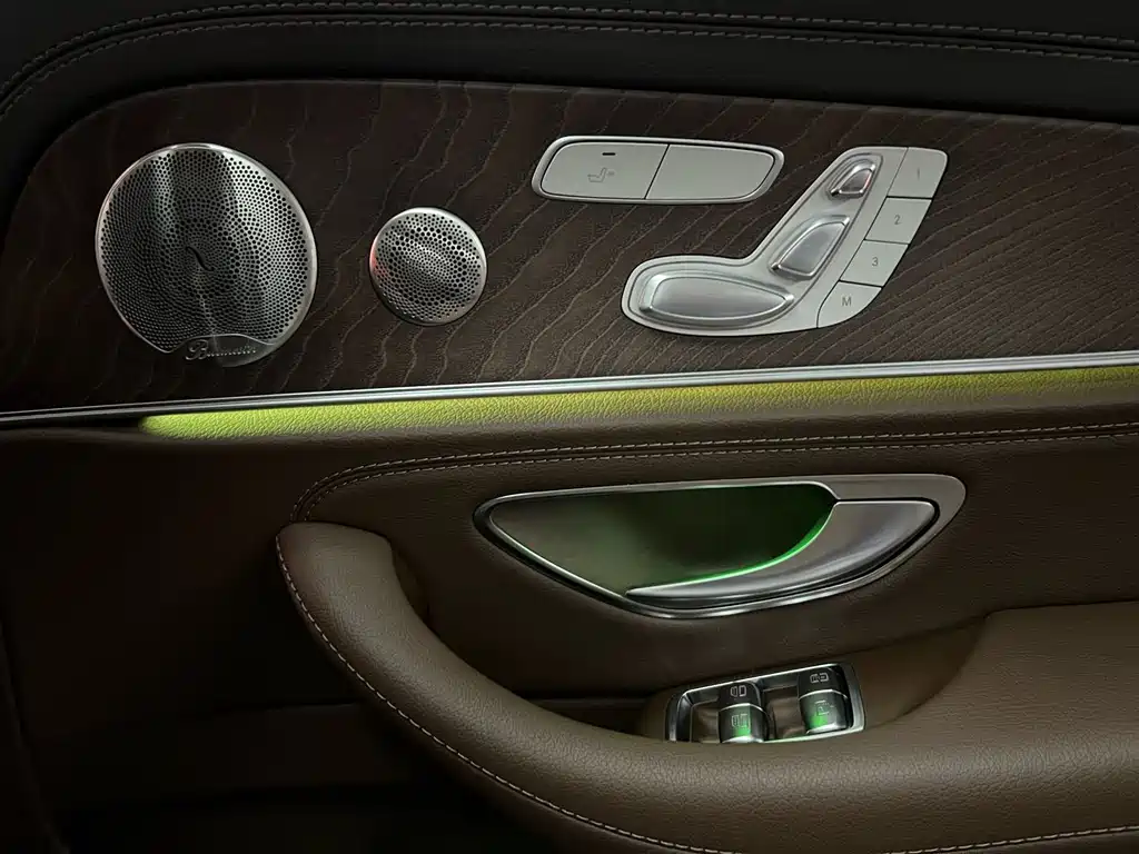 Mercedes-Benz E-Class — миниатюра 21