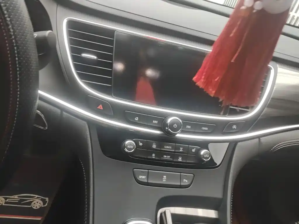Buick LaCrosse — миниатюра 11
