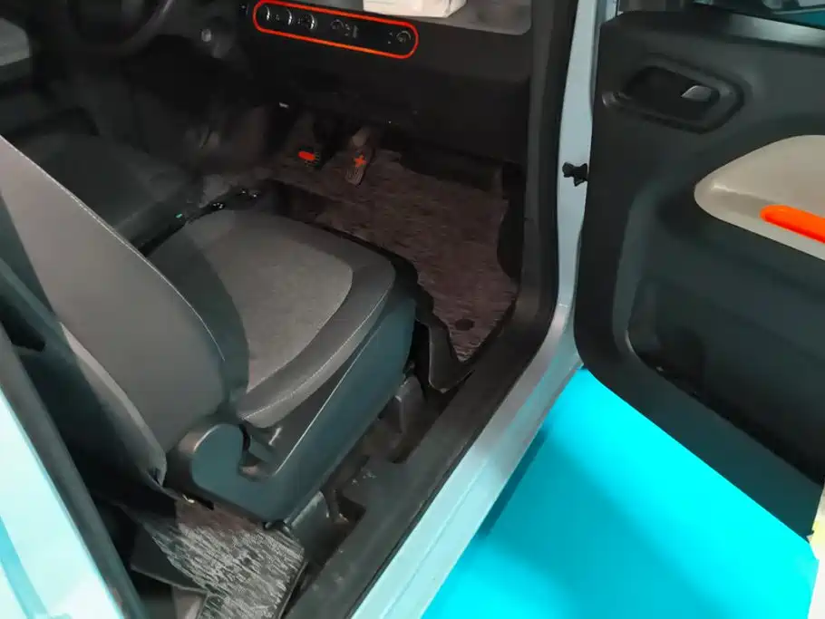 Wuling MINIEV — миниатюра 8