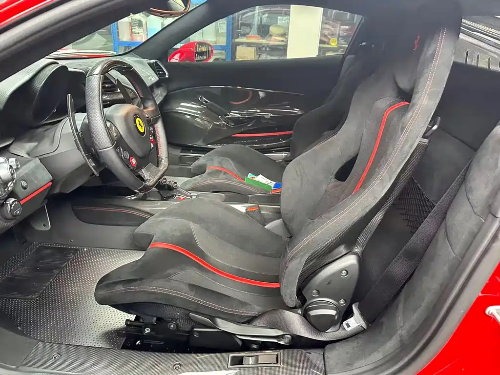 Ferrari 488 488 Pista, фото 8