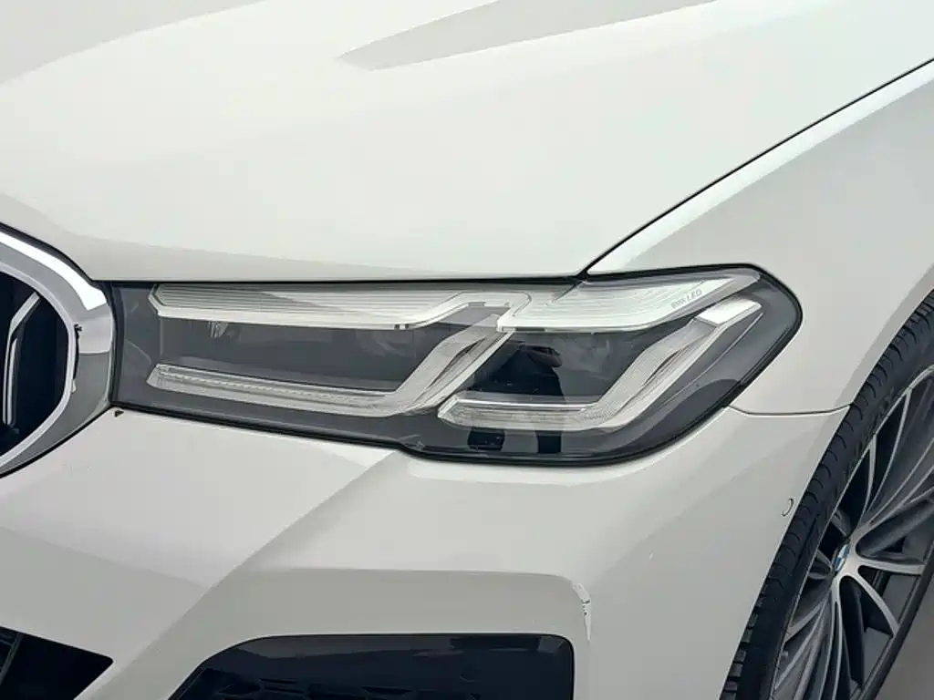BMW 5 Series — миниатюра 14
