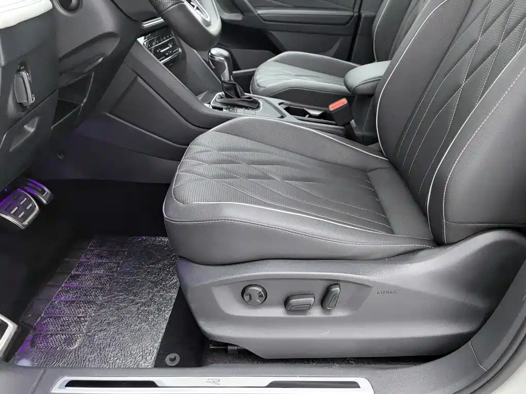 Volkswagen Tiguan L — миниатюра 20