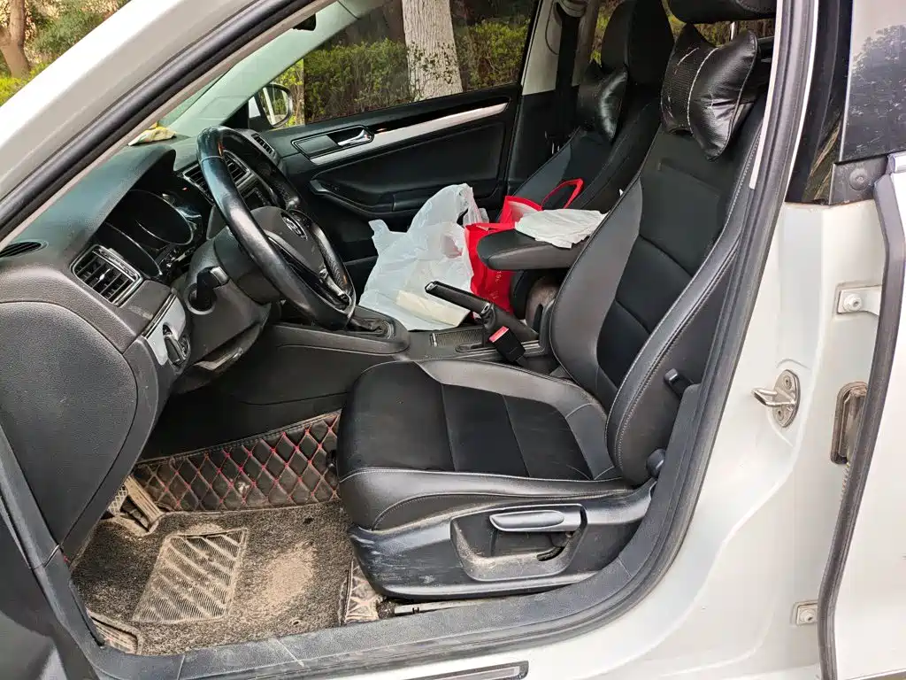 Volkswagen Sagitar 2018 1.6L AT Comfort