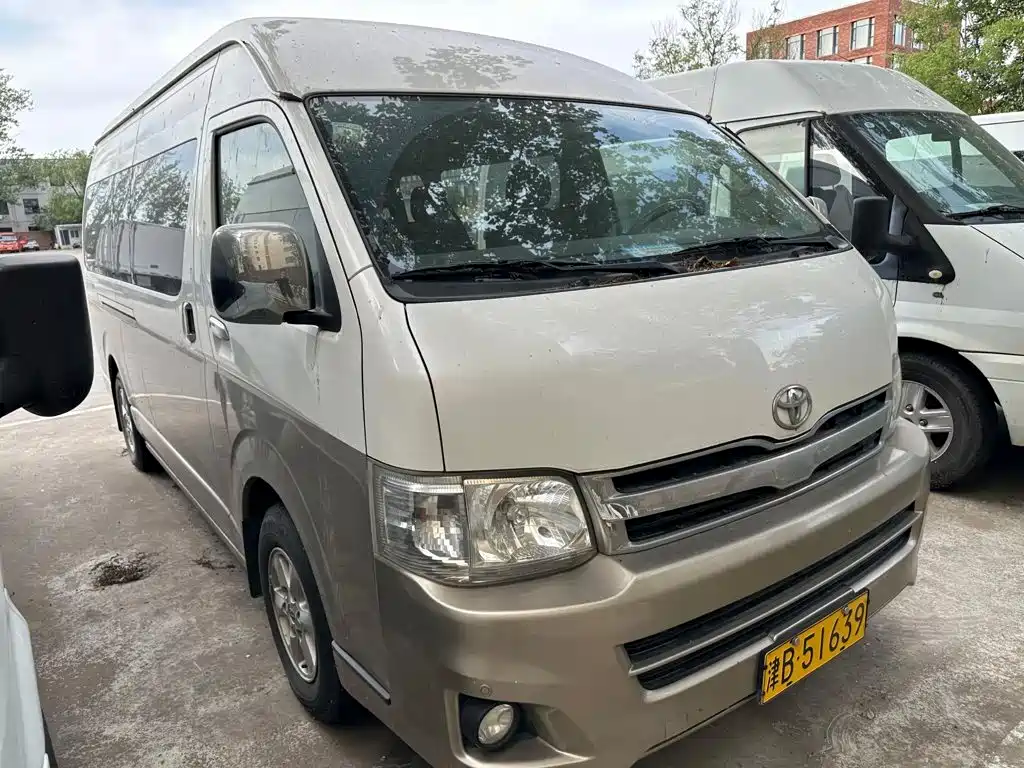 Toyota Hiace — миниатюра 3