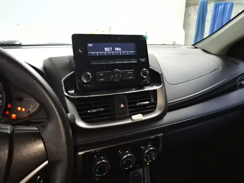 Toyota Yaris L — миниатюра 13
