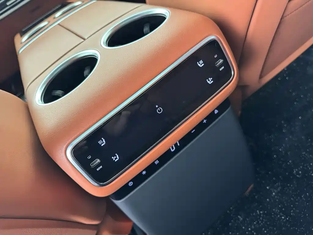 Li Auto Li L8 — миниатюра 11