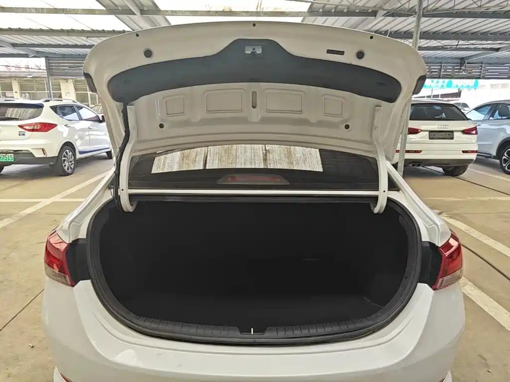 Hyundai Verna — миниатюра 19