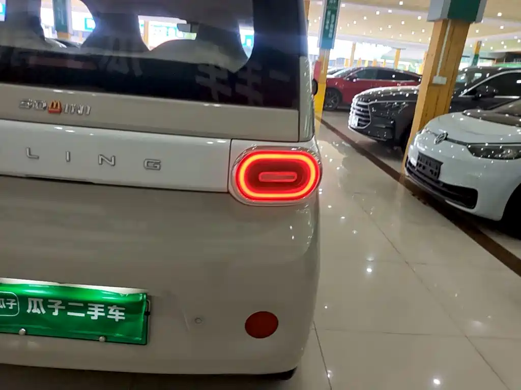 Wuling MINIEV — миниатюра 8