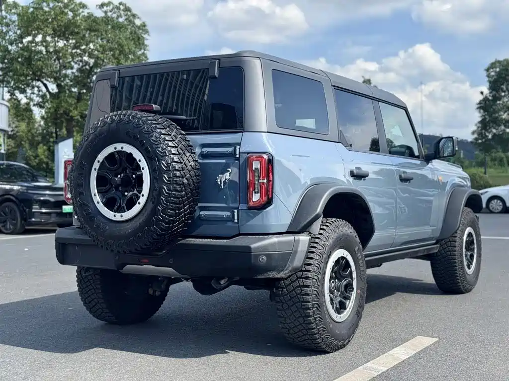 Ford Bronco — миниатюра 3