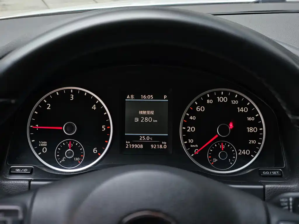 Volkswagen Tiguan — миниатюра 8
