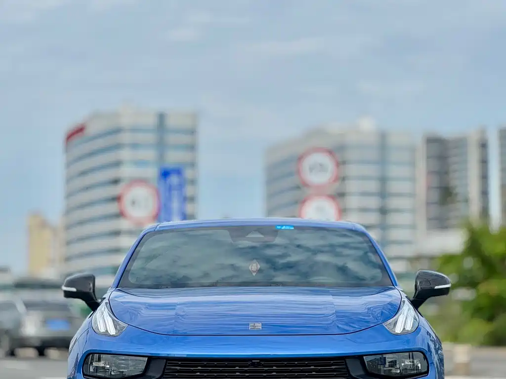 Купить Lynk & Co 03