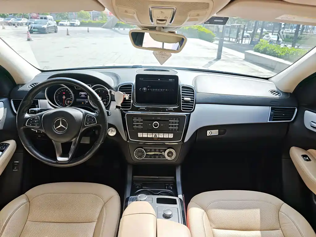Mercedes-Benz GLE Coupe — миниатюра 7