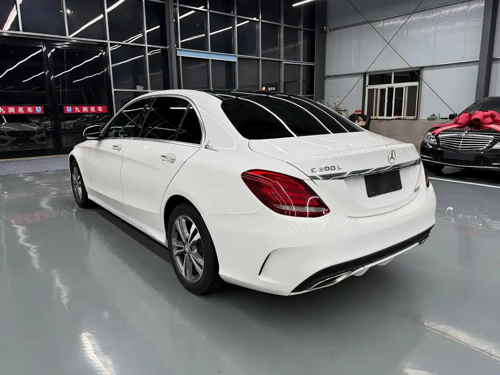 Mercedes-Benz C-Class — миниатюра 15