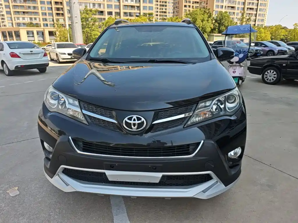 Toyota RAV4 — миниатюра 3