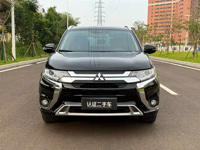 MITSUBISHI OUTLANDER 2022