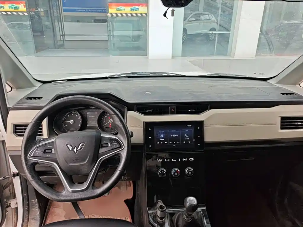 Wuling Hongguang PLUS — миниатюра 10