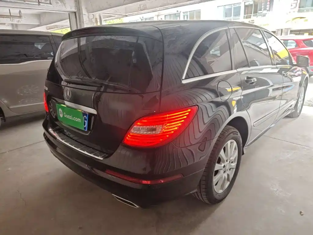 Mercedes-Benz R 2017 R 320 4MATIC