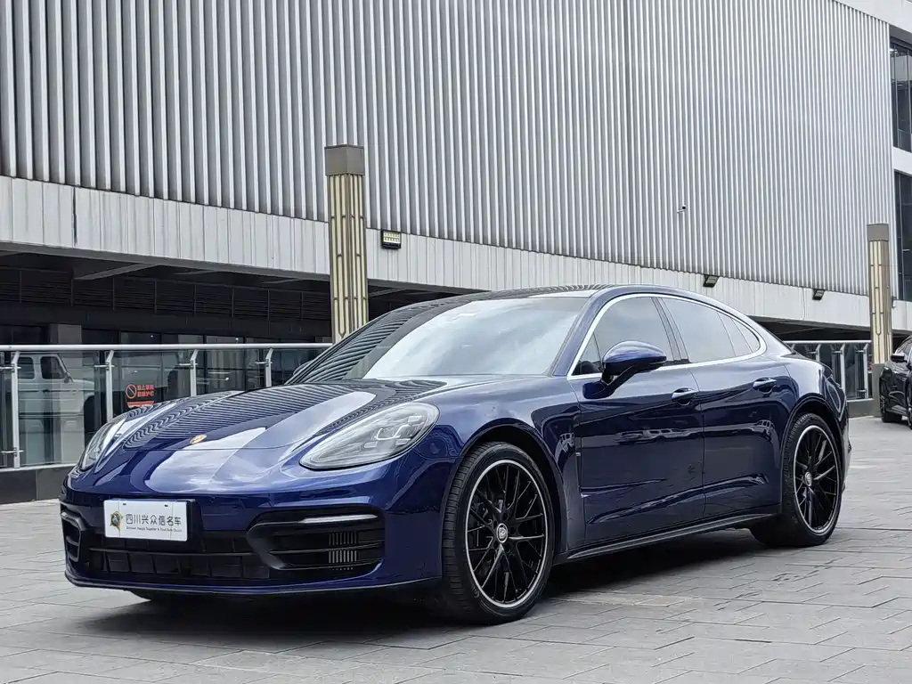 PORSCHE PANAMERA