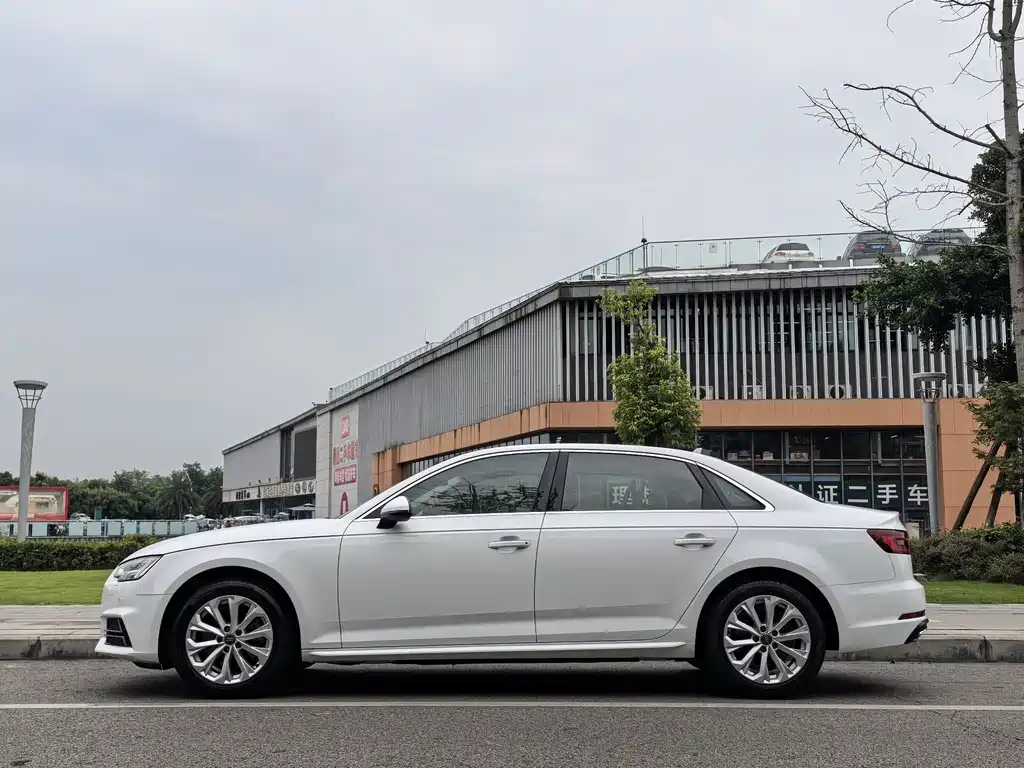 Audi A4L — миниатюра 2