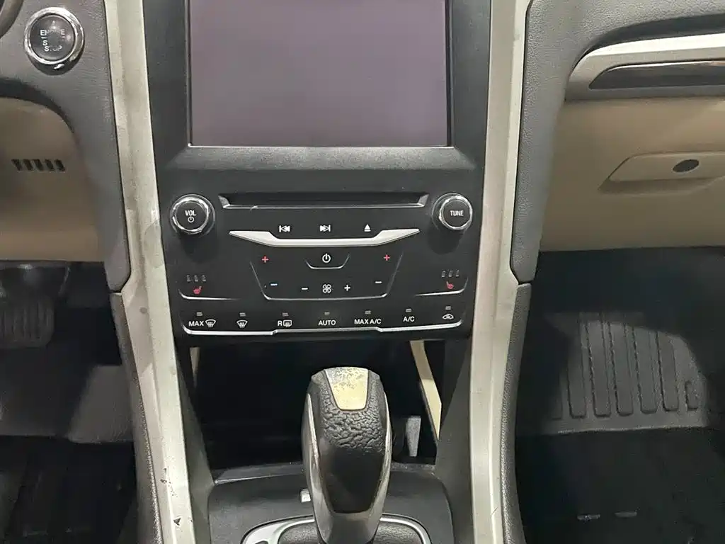 Ford Mondeo 2013 2.0L GTDi200 Luxury