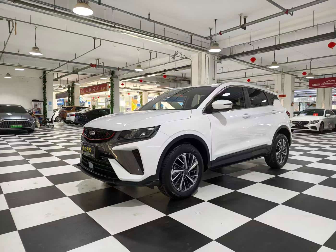 Geely Binyue 1.4 л 2022 г. Белый, пробег 9200 км