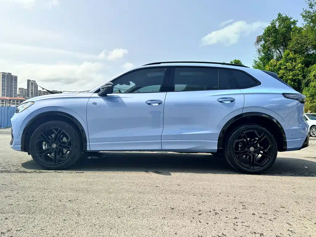 Volkswagen Tiguan L — миниатюра 18