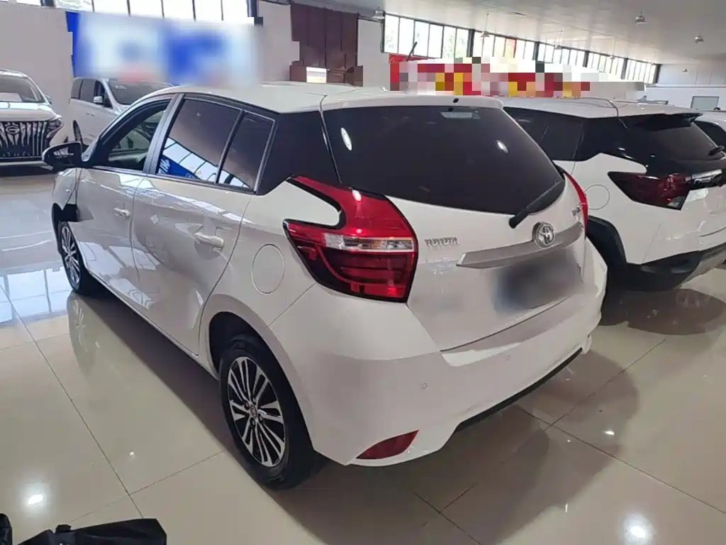 Toyota Yaris L — миниатюра 5