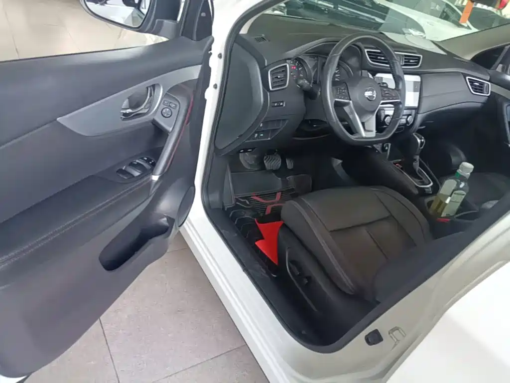 Nissan Qashqai — миниатюра 16