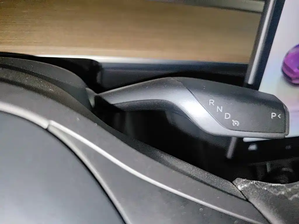 Tesla Model Y — миниатюра 14