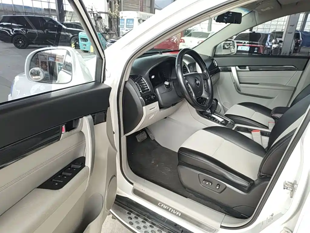 Chevrolet Captiva — миниатюра 16